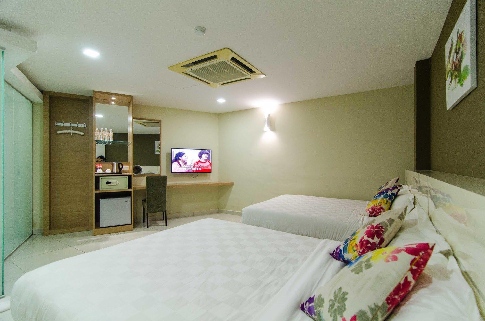 Hotel Mornington Bukit Permata Lumut Esterno foto