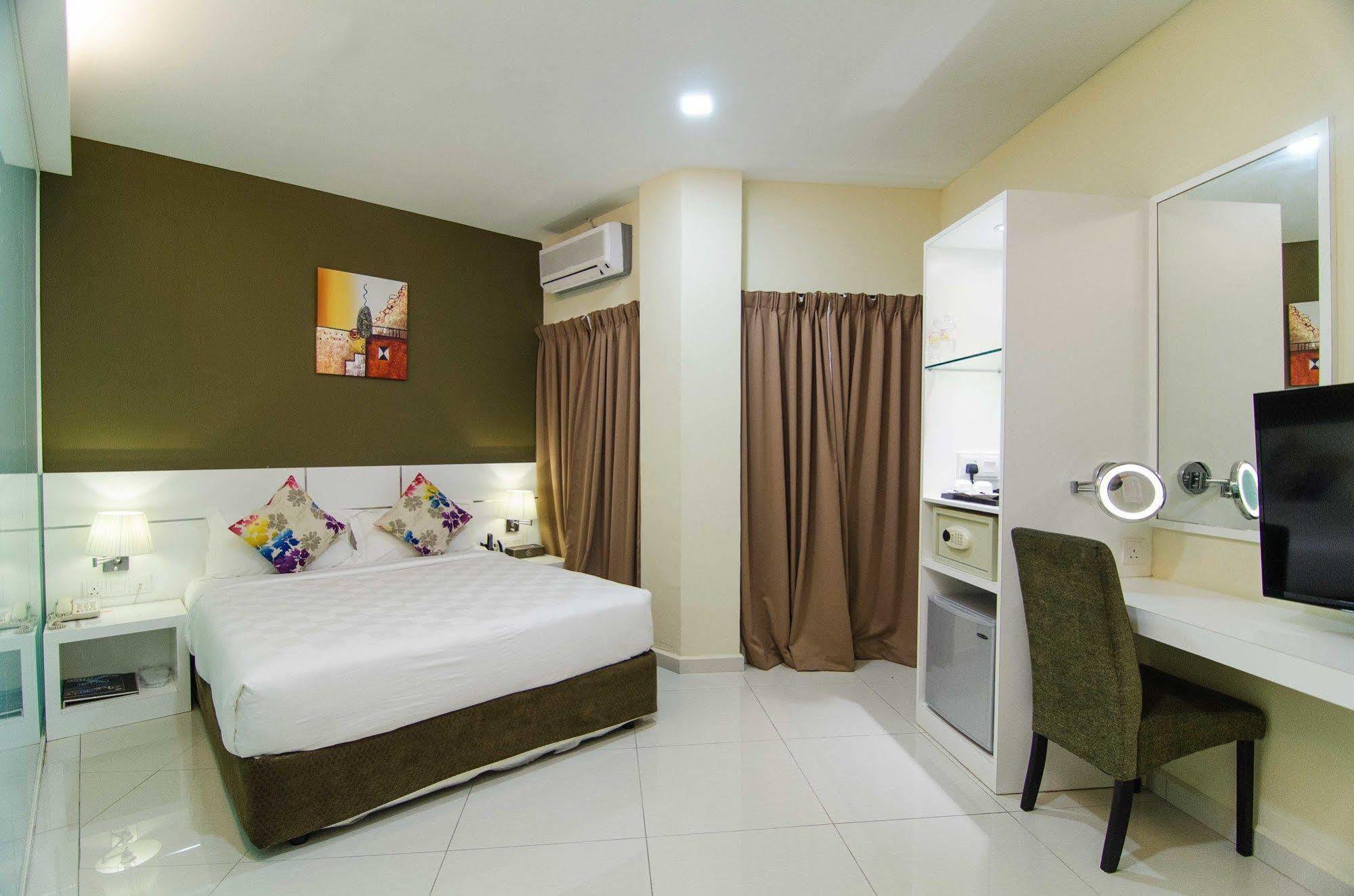 Hotel Mornington Bukit Permata Lumut Esterno foto