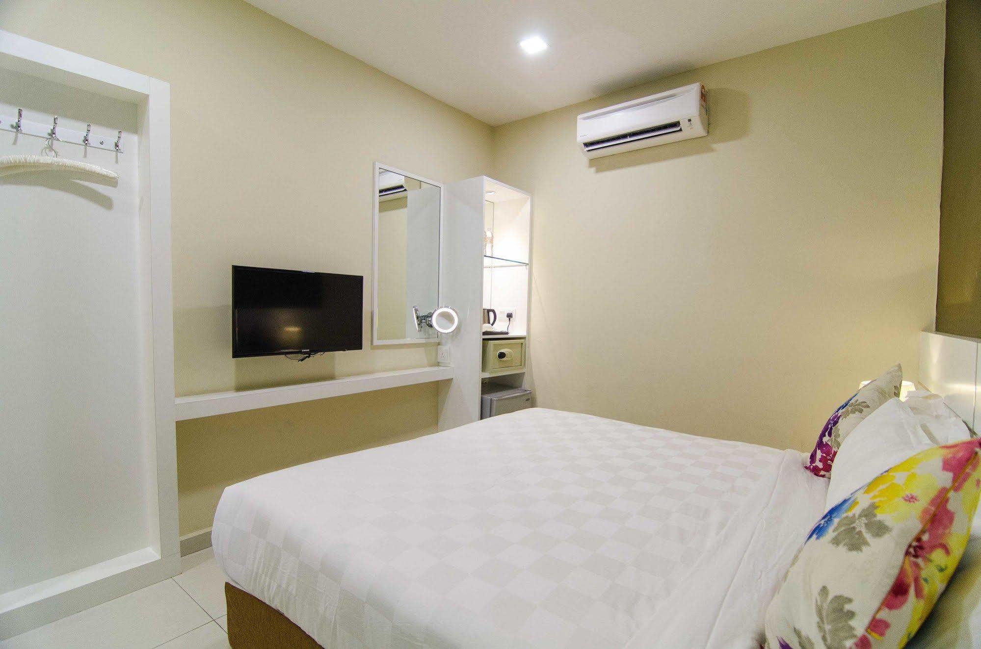 Hotel Mornington Bukit Permata Lumut Esterno foto