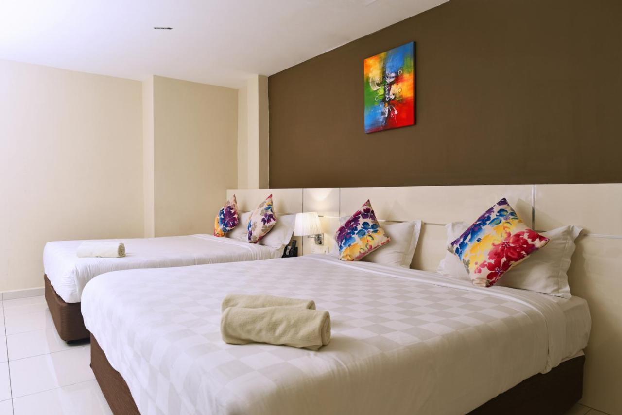 Hotel Mornington Bukit Permata Lumut Esterno foto